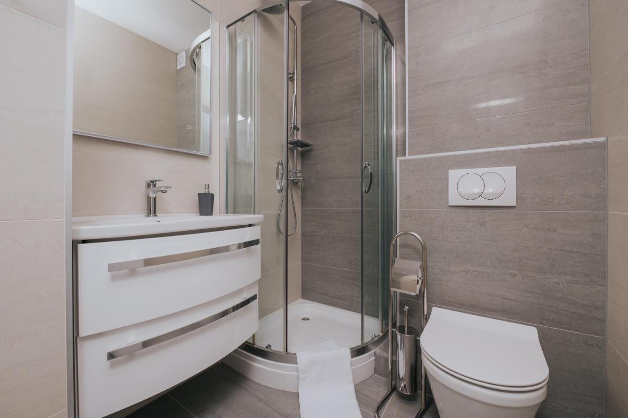 Apartments Virgine Maria I บัชกา ภายนอก รูปภาพ