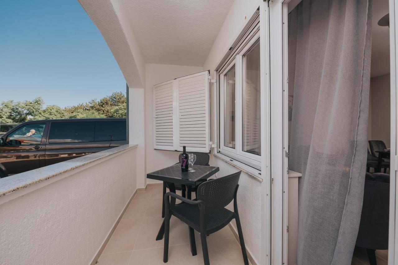 Apartments Virgine Maria I บัชกา ภายนอก รูปภาพ