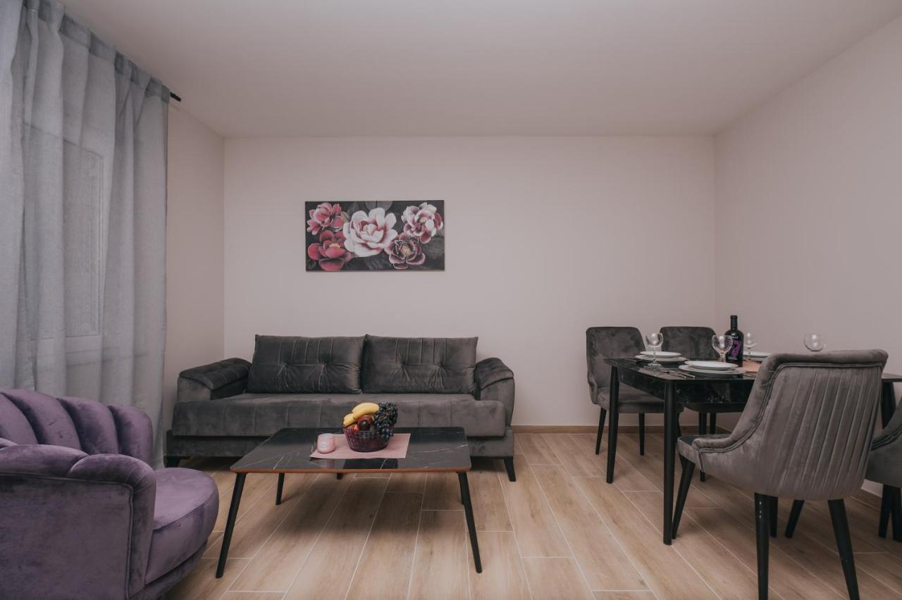Apartments Virgine Maria I บัชกา ภายนอก รูปภาพ